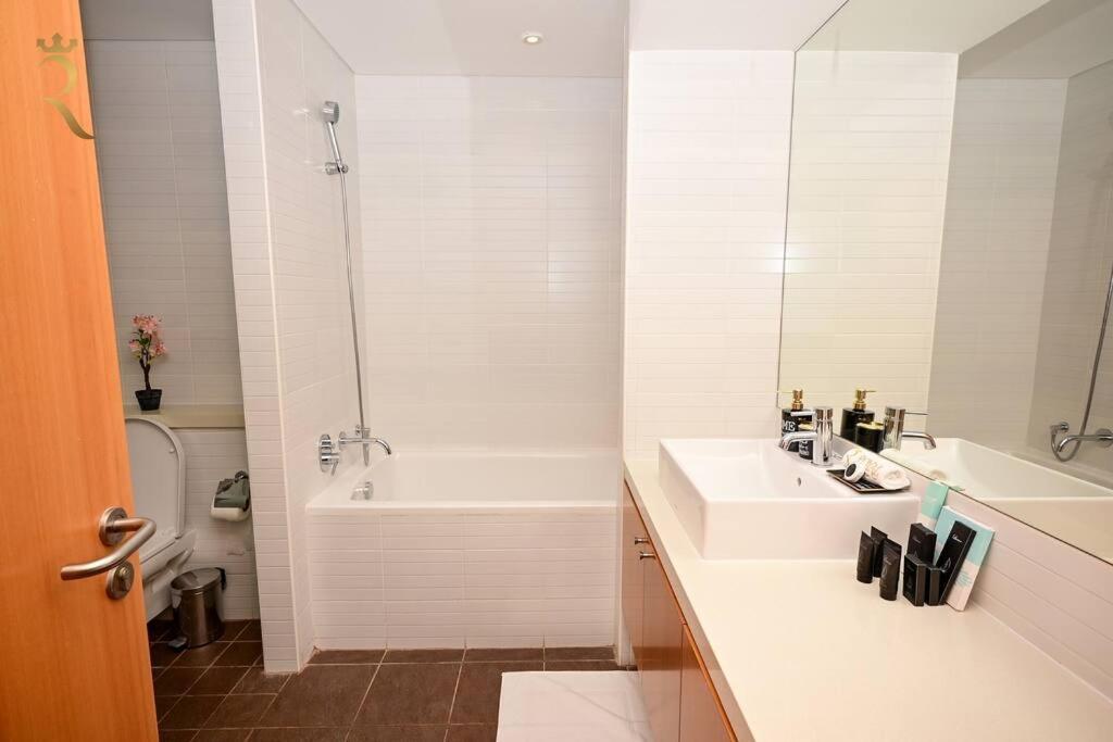Starlight 1br Retreat For Your Getaway Al Muneera Apartment Abu Dhabi